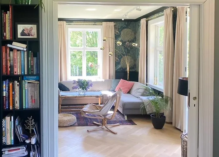 Semesterbostad Historical At Flaskebekk *